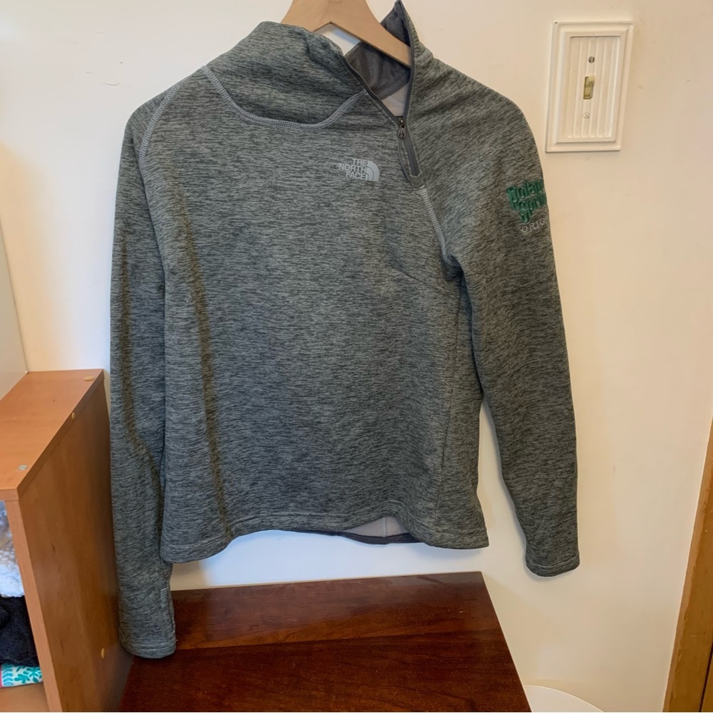 Gray the north face half a zip pull over jacket women’s size medium